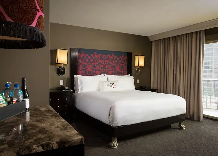 Explore the Best Accommodations: Hotels in Houston TX