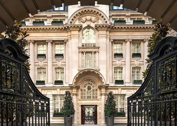 Discover the Best Hotels Near Covent Garden London for a Memorable Stay
