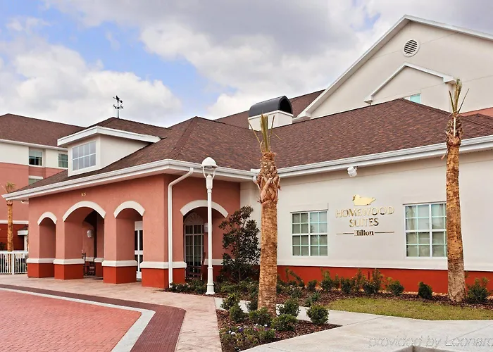 Discover the Best Orlando Hotels Offering Airport Shuttle Services